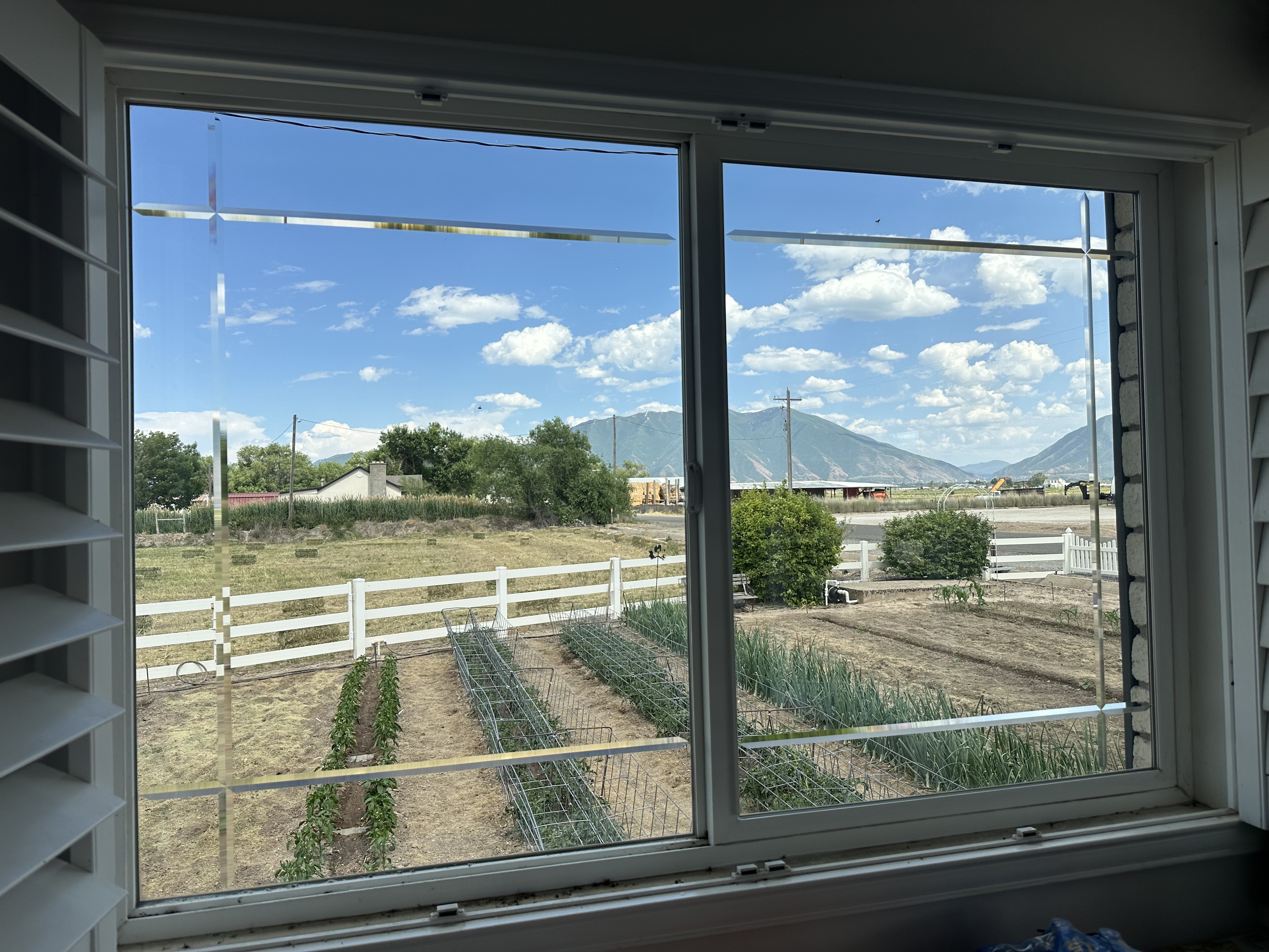 Utah mountain view interior window cleaning
